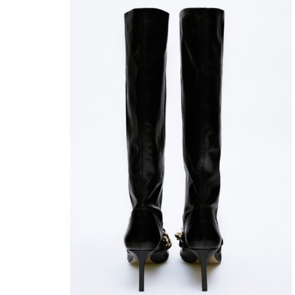 ZARA Elegant Black Knee-High Boots with Chain Detail - Picture 4 of 16